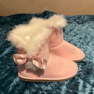 Girls Winter Boots- barely worn.